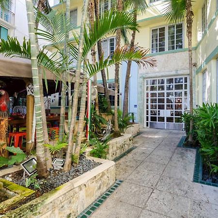 Ocean Drive Studio Historic Building Minutes Walk To The Beach. Miami Beach Eksteriør billede